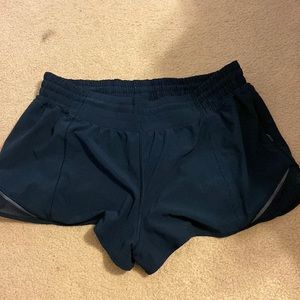 Lululemon Hotty Hot Shorts: High-Rise 2.5”